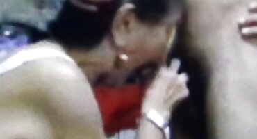 റഷ്യൻ പെൺകുട്ടി തന്റെ പ്രിയപ്പെട്ട ആൺകുട്ടിയുടെ നിമിത്തം അവൾ പോലും കഴുത ലൈംഗിക തയ്യാറാണ് തെളിയിച്ചു