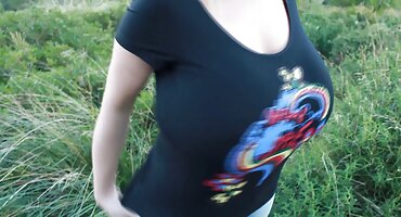 സ്ട്രാപ്പൺ ഉപയോഗിച്ച് പെൺകുട്ടി രഹസ്യമായി ഭർത്താവിൽ നിന്ന് സുഹൃത്ത്