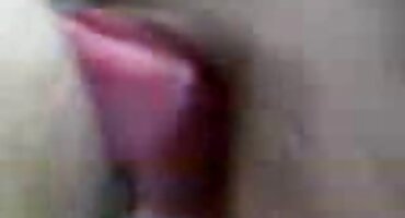 രണ്ട് മുലാട്ടോ സോഫയിൽ ലെസ്ബിയൻ സെക്സ്