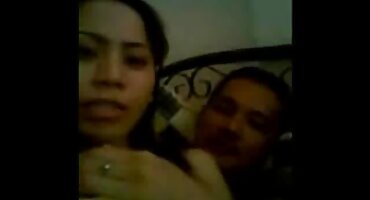 നിക്കോളാസ് ഷെറി വി കോപ്പിയടിച്ചപ്പോൾ അവളെ സോഫയിൽ വശത്താക്കി