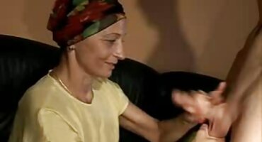 കാമുകി കാമുകൻ കാമുകി പൂർണ്ണ നഗ്നനായി സമനിരപ്പുണ്ടാക്കുക