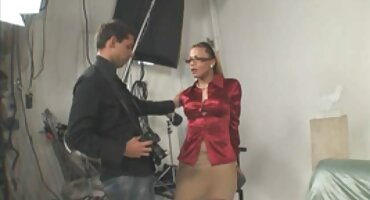 വികാരഭരിതമായ ലൈംഗികബന്ധത്തിലൂടെ നാസി സെക്രട്ടറിക്ക് പ്രതിഫലം നല്കി യുവാവ്