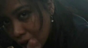 പക്വതയുള്ള പുരുഷന്മാർ ഒരു സ്ത്രീ ഒരു ചൂടുള്ള ഗാംഗ്ബാങ്ങ് ഉണ്ട് അവളുടെ പുസ്സി ആൻഡ് അനലോഗ്