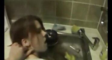 വിഡ്ഢി സുന്ദരി പണം കൊണ്ടുവന്നു മനുഷ്യന് കൊടുത്തു