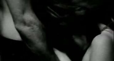 വിദ്യാര്ഥിനിയെ പീഡിപ്പിച്ച അധ്യാപകന് വീട്ടില് തൂങ്ങിമരിച്ച നിലയില്