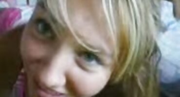 ചേച്ചി ചേട്ടന്റെ കുണ്ണയിൽ പിടിച്ചു ഞെക്കി