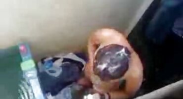 ലെസ്ബിയൻസ് സജീവമായി സ്ട്രാപോണുകൾ കൊണ്ട് നഗ്നത