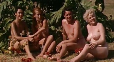 റഷ്യൻ ആഞ്ചലിക്ക അവളുടെ കാമുകൻ നന്നായി കീഴടങ്ങി അവന്റെ കോഴി