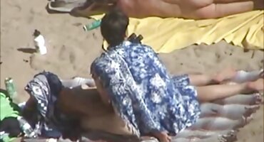 നഗ്നനും സുന്ദരനുമായ ലെസ്ബിയൻ പെൺകുട്ടികൾ പരസ്പരം ആനന്ദിക്കുന്നു