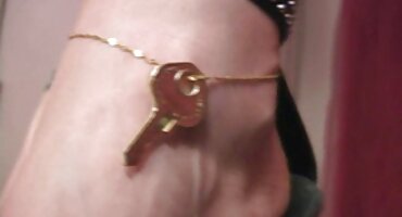 പെൺകുട്ടി ഒരു പുസ്തകം വായിക്കുകയും സ്വപ്നം കാണുകയും ചെയ്യുന്നു. പ്രോ സൗമ്യമായ സെക്സ് ഒരു ആൺകുട്ടിയും രുചികരമായ ബ്ളോഗ്