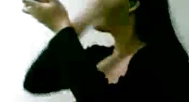 രുചികരമായ പെൺകുട്ടി അശ്ലീല പുരുഷന്മാരുടെ ഒരു ജനക്കൂട്ടം കഴുതയിൽ നശിപ്പിച്ചു, അദൃശ്യമായ ആനന്ദം ലഭിക്കുന്നു