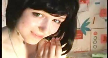 ഒരു പോലീസുകാരൻ തന്റെ ഓഫീസിൽ ഒരു അനലോഗ് വേശ്യയെ