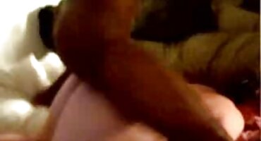 യുവ സുന്ദരിമാർ അവരുടെ എല്ലാ രുചികരമായ ദ്വാരങ്ങളിലും ഫക്ക് സ്നേഹിക്കുന്നു