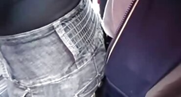 കുളിമുറിയിൽ എബണി ആകർഷകമായ വെളുത്ത