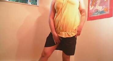 സ്മൂത്ത്-ഷേവ് ചെയ്ത ട്വറ്റ് ക്ലോസ്-അപ്പ് ഒരു ഫൌ കാസോ വിടുന്നു