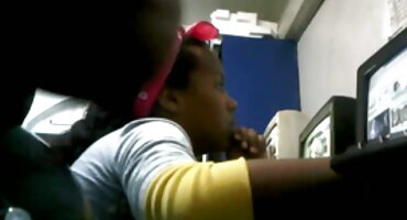 റഷ്യൻ ബ്ലൊംദെ ഒരു വലിയ ഡിൽഡോ സക്സസ് ക്യാമറ ന്