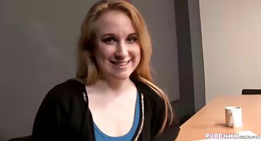 ബസ്റ്റി ബ്ലൊഗ് ഒരു ക്ലിറ്റോറൽ മസാജ് ലഭിച്ചു