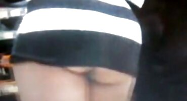 സുന്ദരിയായ ബ്ലൗസും കഴുതയും ഒരു സിര കോഴി ലഭിച്ചു