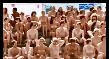 പക്വതയുള്ള റെഡ്ഹെഡ് മുത്തശ്ശി കഴുത, വായ, സമനിരപ്പുണ്ടാക്കുക ഒരു ആൺകുട്ടി