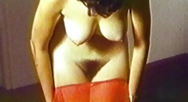 പെൺകുട്ടി സ്വപ്നത്തിൽ സ്വയംഭോഗം ചെയ്യുമ്പോൾ, ഒരു മനുഷ്യൻ അവളുടെ അടുക്കൽ വന്നു അവർ നശിപ്പിച്ചു