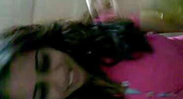 യംഗ് ബോയ് പമ്പ് കഴുത അവളുടെ പക്വതയുള്ള യജമാനത്തി