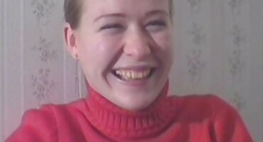 യുവ നഗ്നനായ ഒരു മനുഷ്യനെ വശീകരിച്ചു, അവൻ അവളുടെ പുസ്സിയിൽ നഗ്നനായി നഗ്നനായി