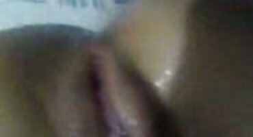 ഒരു നേർത്ത കഴുതയോടുകൂടിയ യുവതി, മനോഹരമായി ആസ്വദിച്ചു