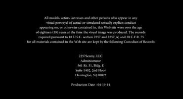 വിദ്യാർത്ഥി പാർട്ടിയിൽ പെൺകുട്ടികളും ആൺകുട്ടികളും ഫക്ക്