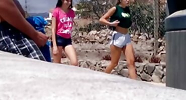 ഓഫീസ് സ്റ്റുഡിയോയിൽ അധ്യാപകൻ നാശം