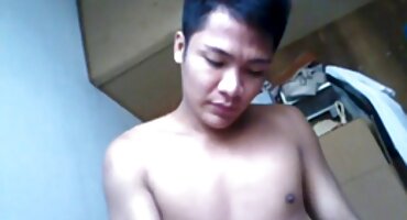 ചേട്ടൻ കൈകൊണ്ട് കഴുത്തിൽ സഹോദരി