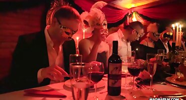 റഷ്യൻ സ്ലട്ട് മെക്കാനിക് 69 കാടുകളിൽ ഫക്ക് ബോധ്യപ്പെടുത്തി ആൾ