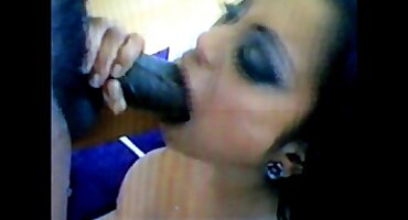 യുവ വിദ്യാർത്ഥി അധ്യാപകനെ വലിച്ചിഴച്ച് സ്വയം ഒരു കോഴി കൊടുത്തു