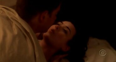 റഷ്യൻ കോയിഡ് കാട്ടിൽ, നടക്കുന്ന ദമ്പതികൾ