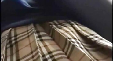 യുവ നഗ്നരായ വിദ്യാർത്ഥികൾ മുറിയിൽ എല്ലാ പോസുകൾ