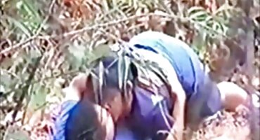 ഒരു ഗോൾഡൻ ഷവർ ഉണ്ടാക്കുന്ന ഒരു സൌന്ദര്യവർദ്ധക സോളോ ഉപയോഗിച്ച് ഇത് മികച്ചതായി വന്നു