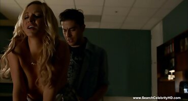 യംഗ് കുരുമുളക് ചൂടുള്ള പോസുകൾ പക്വതയുള്ള നഴ്സ്