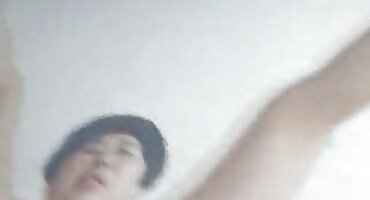 ഫോട്ടോ ഷൂട്ട് കഴിഞ്ഞ് വീട്ടിലെത്തിയ ശേഷം, പെൺകുട്ടിക്ക് തിരികെ പോകാൻ സമയമില്ല, ഫോട്ടോഗ്രാഫർ അവളെ വേഗത്തിൽ കഴുതയിൽ തളച്ചിടുന്നു.