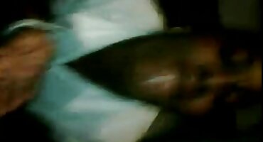 രണ്ട് മുതിർന്ന ലെസ്ബിയൻ രസകരമായ ഒരു സ്ട്രാപ്പൺ