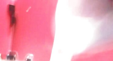 റഷ്യൻ പിതാവ് മകൾ വ്യായാമം ഏർപ്പെട്ടിരിക്കുന്ന, എന്നാൽ അവർ ഒരു ചൂടുള്ള ഫക്ക് ചെയ്തു