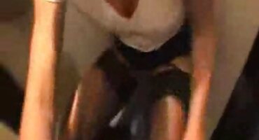 ഹാർഡ് ജഗ്ഗ്ലെര് വലിയ ടിറ്റുകൾ കൊണ്ട് യുവ ബ്ലൊഗ്