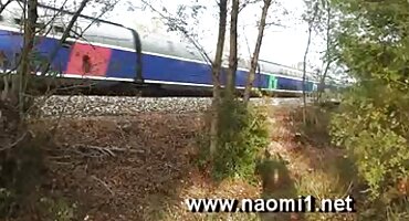 അമ്മ കുളിമുറിയിൽ വികാരാധീനനായ സെക്സ് വേണ്ടി ചെറുപ്പക്കാരൻ വശീകരിക്കുന്നു