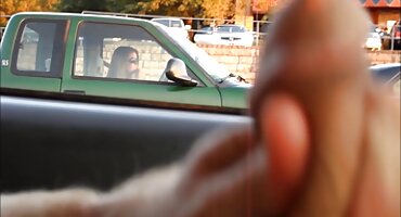 ആ ചെറുപ്പക്കാരന് വളരെ ആവേശഭരിതനായിരുന്നു, പെണ്കുട്ടികളുടെ മുലകളും മൂത്രപ്പുരയും, അയാള്ക്ക് എതിര്ക്കാന് കഴിഞ്ഞില്ല, സൗന്ദര്യം വിഴുങ്ങി