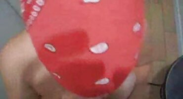 യംഗ് ചൂടുള്ള കാമുകൻ പക്വതയുള്ള അമ്മ ഡോഗി സ്റ്റൈൽ അവളുടെ കഴുത