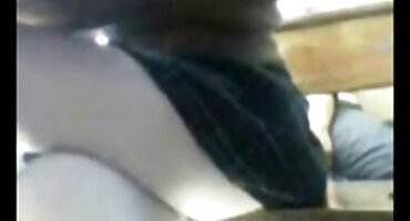 യോനിയിൽ തുടർച്ചയുള്ള ഗംഭീര വായ് യുവത്വമുള്ള ആഷ്-ബ്ലാൻഡ്