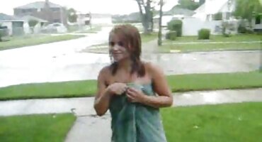 എല്ലാ ദ്വാരങ്ങളിലും രണ്ട് ആൺകുട്ടികൾ നഗ്നരായി