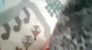 യുവ കൗമാരക്കാരൻ പണം വേണ്ടി ലൈംഗിക വേണ്ടി യുവ പെൺകുട്ടികളെ സ്പ്രെഡ്