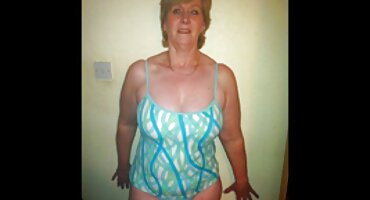 യുവ ജിംനാസ്റ്റ് അവളുടെ കാമുകൻ ക്ഷണിച്ചു