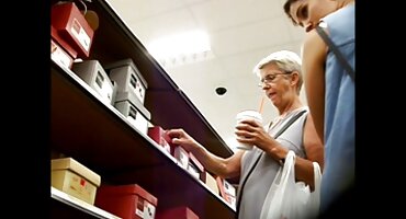 ഭർത്താവ് ഒരുമിച്ച് അയൽക്കാരൻ കുടിച്ചു ഭാര്യ