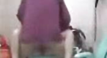 ഗയ് തന്റെ ബോസ് എല്ലാ ദ്വാരങ്ങളിലും