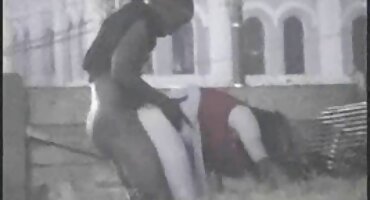 ലെസ്ബിയൻസ് വികാരാധീനനായി അവരുടെ നനഞ്ഞ പുസ്സി ഒരു കൃത്രിമം കൊണ്ട് ഫക്ക്